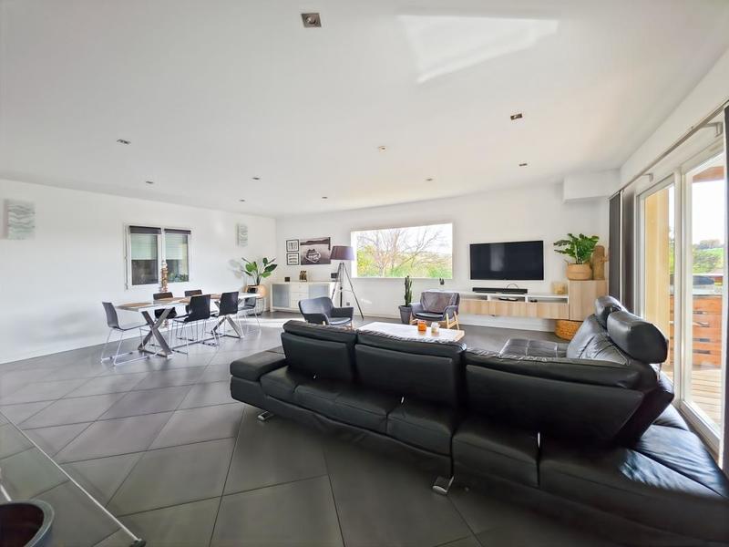 Maison - 195 m² - 7 pièces