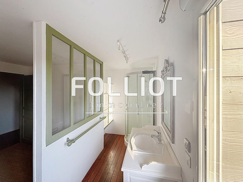 Local d'activité / Entrepôt - 380 m² - 5 pièces