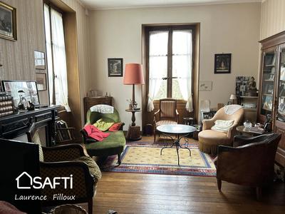 Maison - 230 m² - 11 pièces