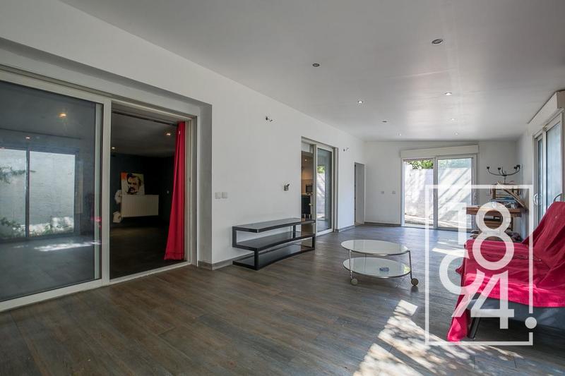 Maison - 209 m² - 3 pièces