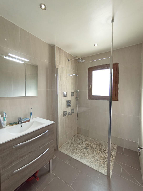 Maison - 92 m² - 6 pièces