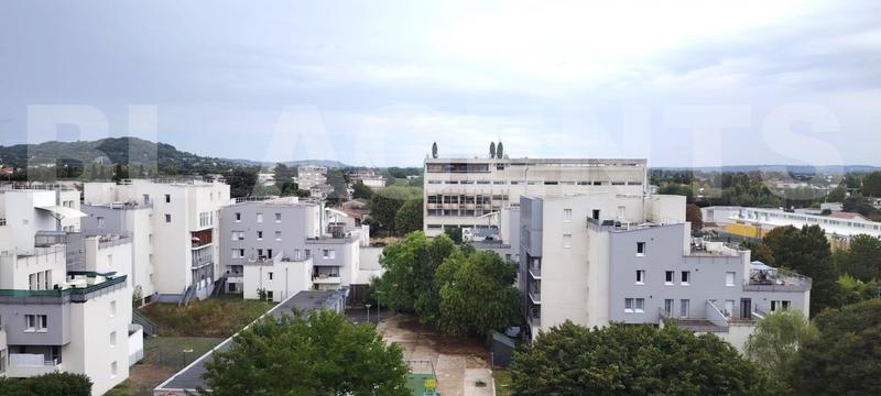 Appartement - 100 m² - 4 pièces