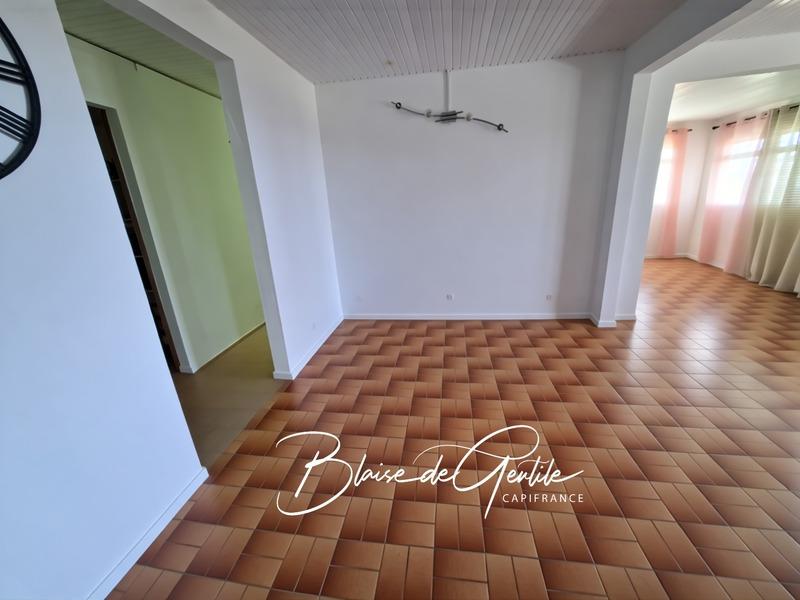 Propriété - 115 m² - 4 pièces