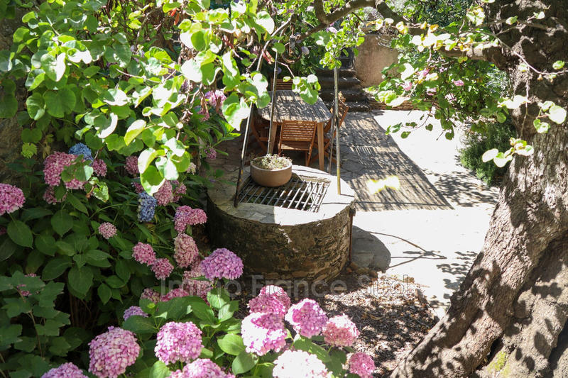 Maison - 180 m² - 5 pièces