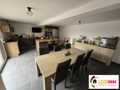 Maison - 90 m² - 9 pièces