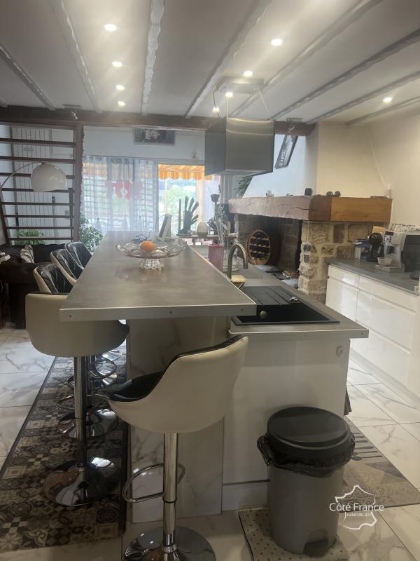 Maison - 140 m² - 5 pièces