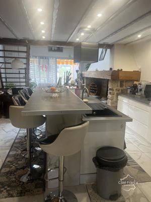 Maison - 140 m² - 5 pièces