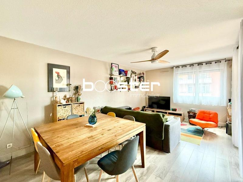 Appartement ancien - 66 m² - 3 pièces