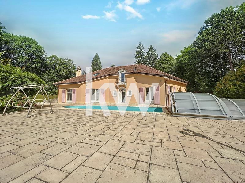 Villa - 548 m² - 22 pièces