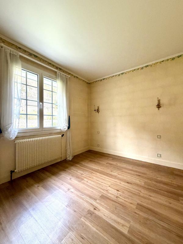 Maison traditionnelle - 155 m² - 7 pièces