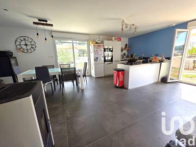 Maison - 98 m² - 5 pièces