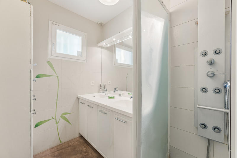 Maison - 159 m² - 7 pièces