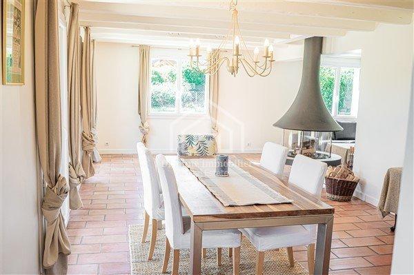 Villa - 191 m² - 6 pièces