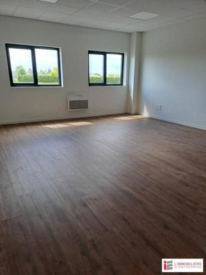 Local d'activité / Entrepôt - 640 m²
