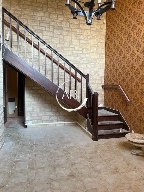 Appartement - 94 m² - 5 pièces