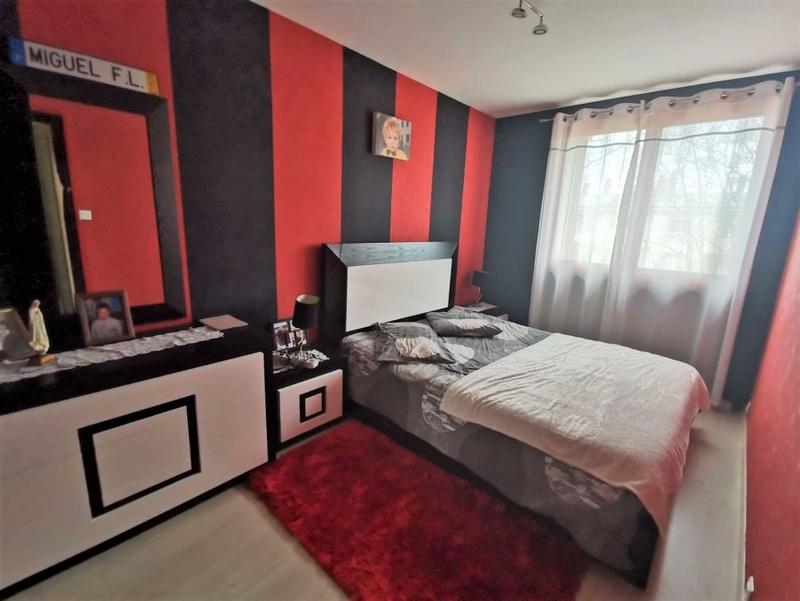Appartement - 98 m² - 6 pièces