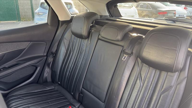 Peugeot 3008 1.6 BlueHDi 120 Eat6 Allure