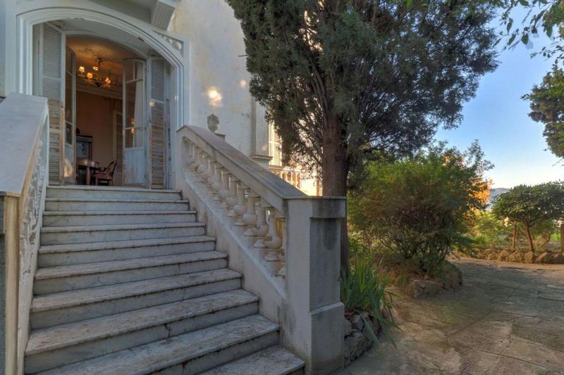 Hôtel particulier - 324 m² - 12 pièces