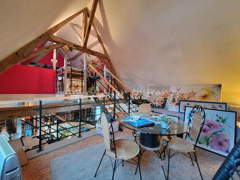 Maison - 210 m² - 9 pièces