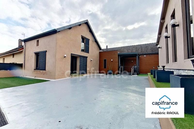 Maison - 203 m² - 5 pièces