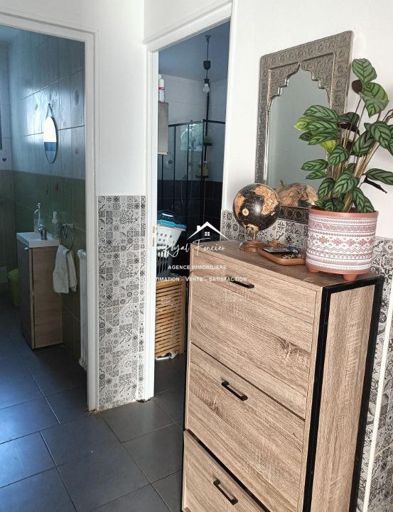 Maison traditionnelle - 200 m² - 8 pièces