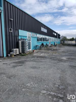 Local commercial - 1 500 m²