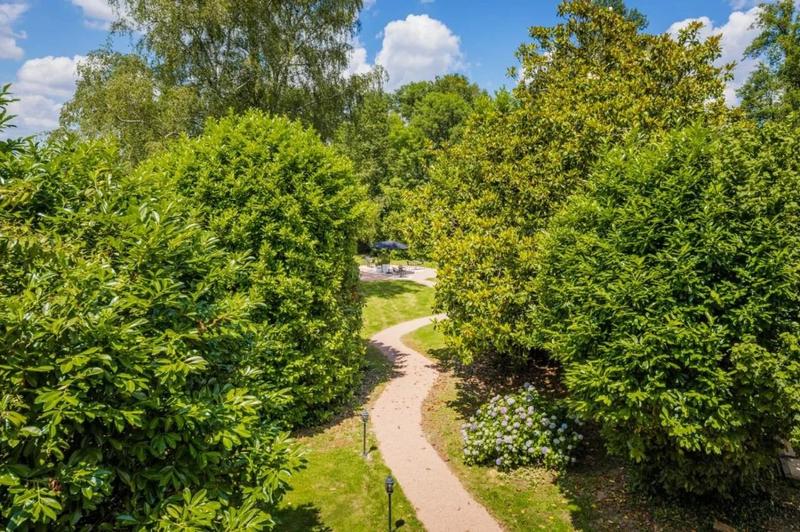 Maison chambre d'hôtes - 217 m² - 8 pièces