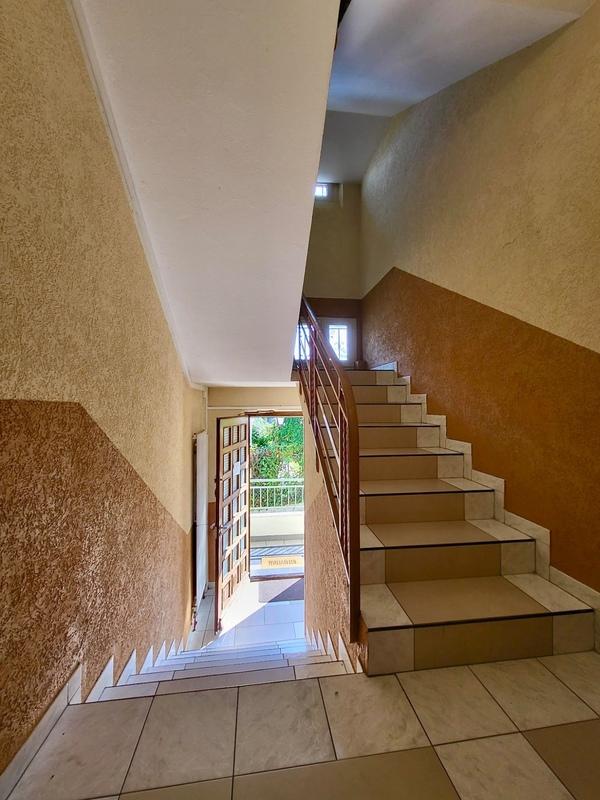 Maison - 272 m² - 11 pièces