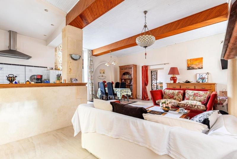 Demeure - 205 m² - 7 pièces