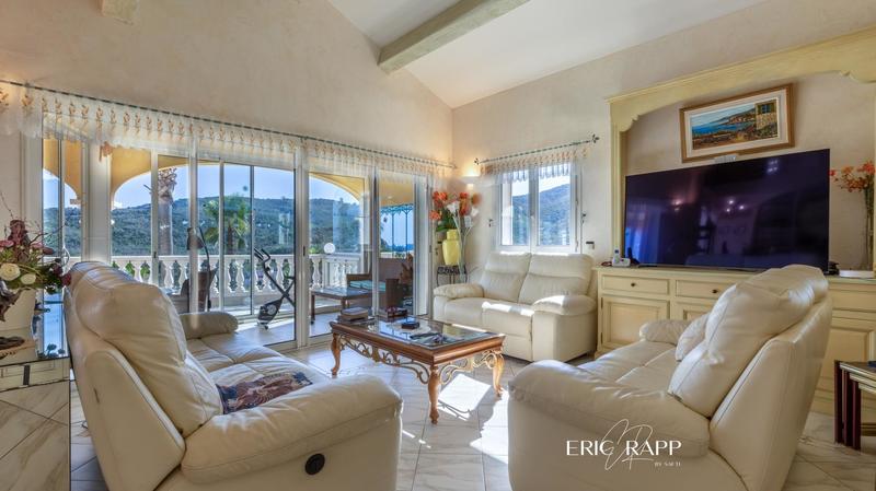 Villa - 225 m² - 6 pièces