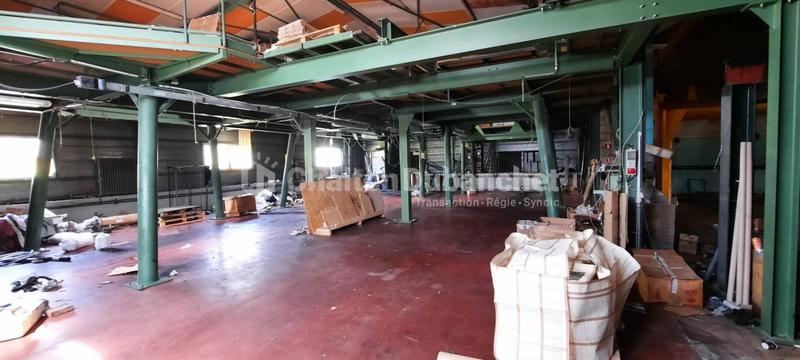 Entrepôt - 887 m²