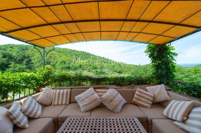 Villa - 242 m² - 8 pièces