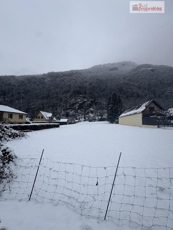 Terrain commercial - 2 403 m²