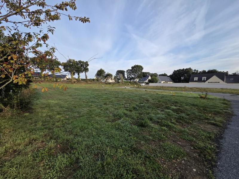 Terrain constructible - 703 m²
