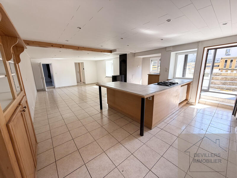 Appartement - 96 m² - 5 pièces