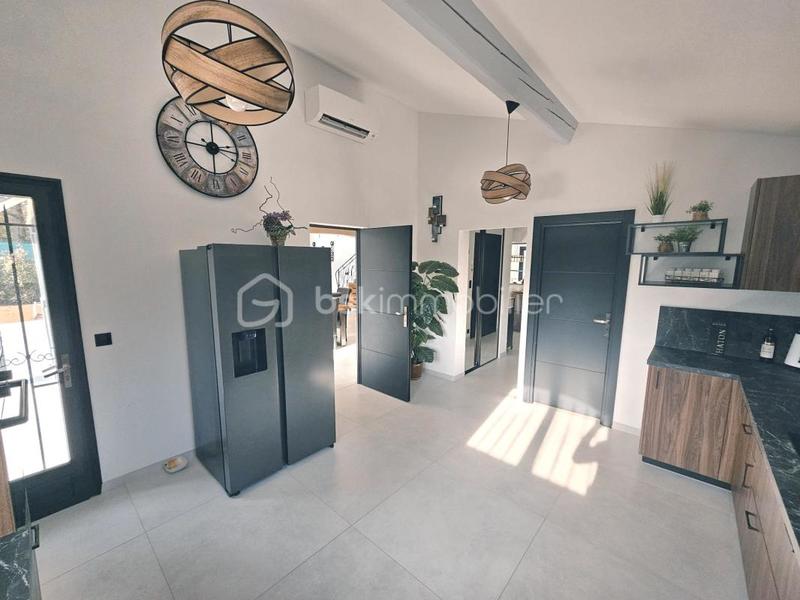 Propriété - 208 m² - 6 pièces