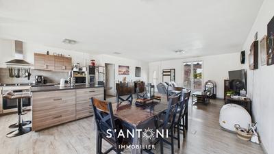 Maison - 140 m² - 6 pièces