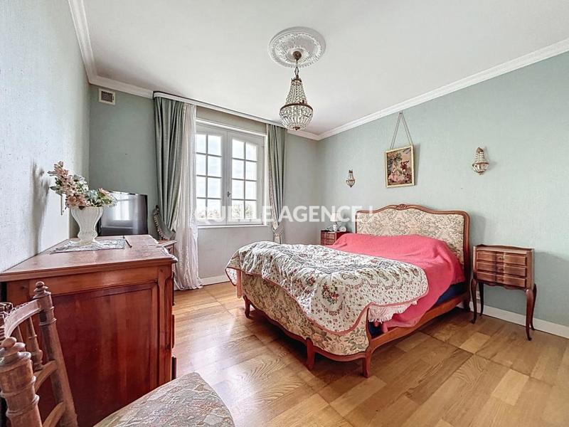 Maison - 141 m² - 8 pièces