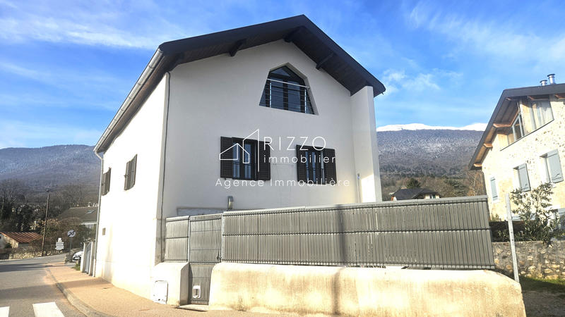 Maison - 102 m² - 5 pièces