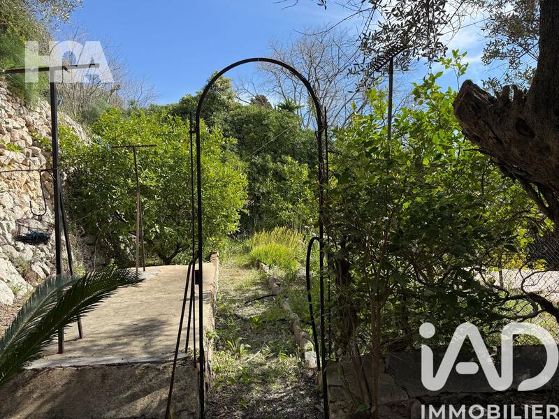 Maison - 275 m² - 8 pièces