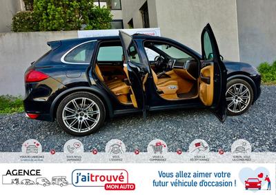 Porsche Cayenne s 4.8 V8 Tiptronic 400 cv Boîte auto / Toit Ouvrant Panoramique Audio Bose Echappement sport à clapets Suspensions pilotées Sièges chauffants Coffre électrique Historique d'entretien complet Ct Ok Dernière révision entretiens