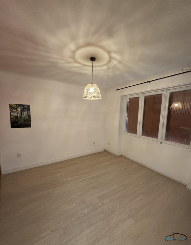 Maison - 186 m² - 7 pièces