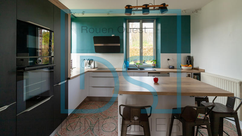 Maison - 202 m² - 8 pièces