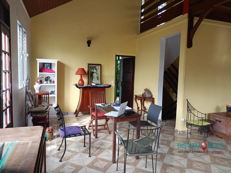 Maison - 184 m² - 5 pièces