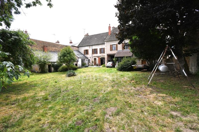 Maison - 289 m² - 12 pièces