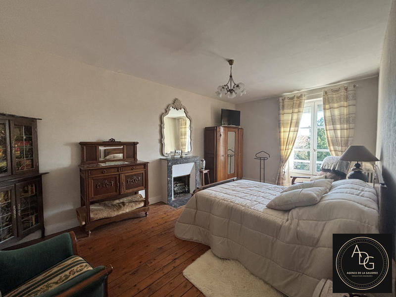 Maison - 221 m² - 9 pièces