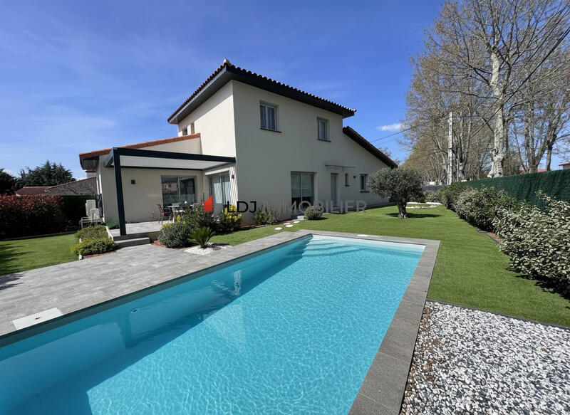 Maison contemporaine - 131 m² - 4 pièces