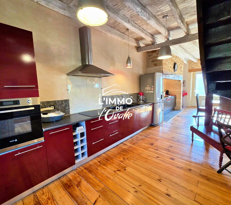 Maison - 230 m² - 8 pièces