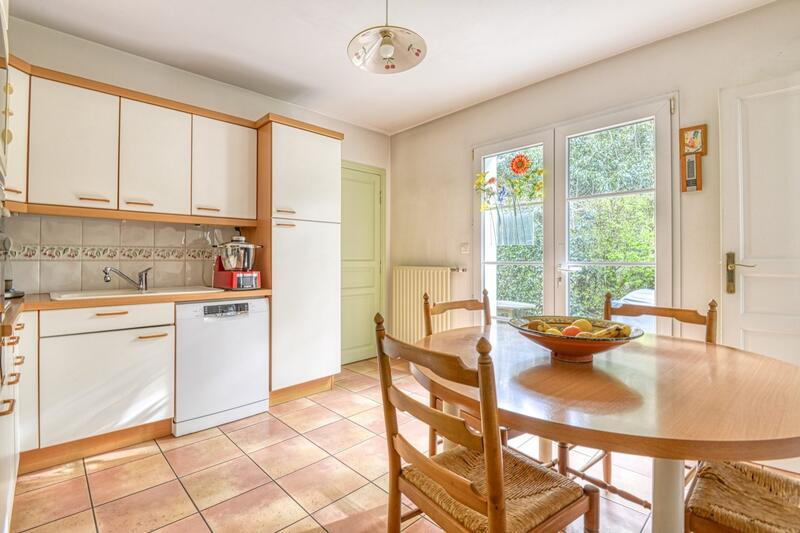 Maison - 218 m² - 10 pièces