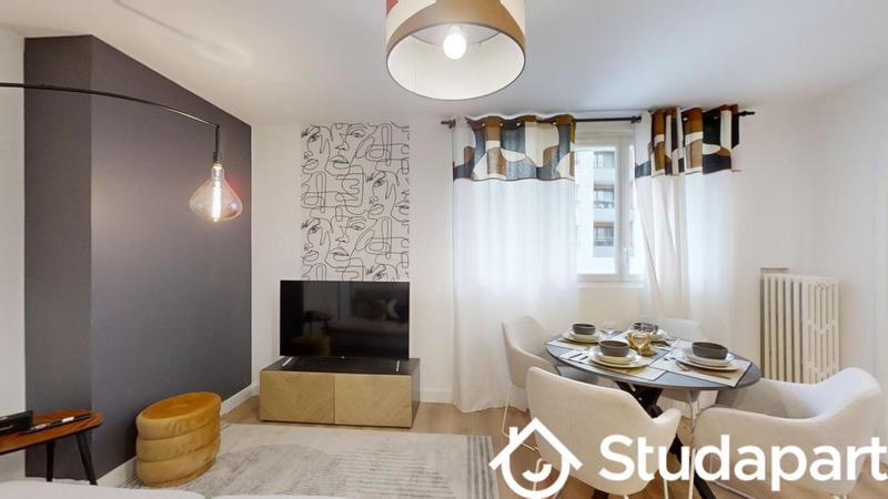 Chambre - 9 m² - 1 pièce